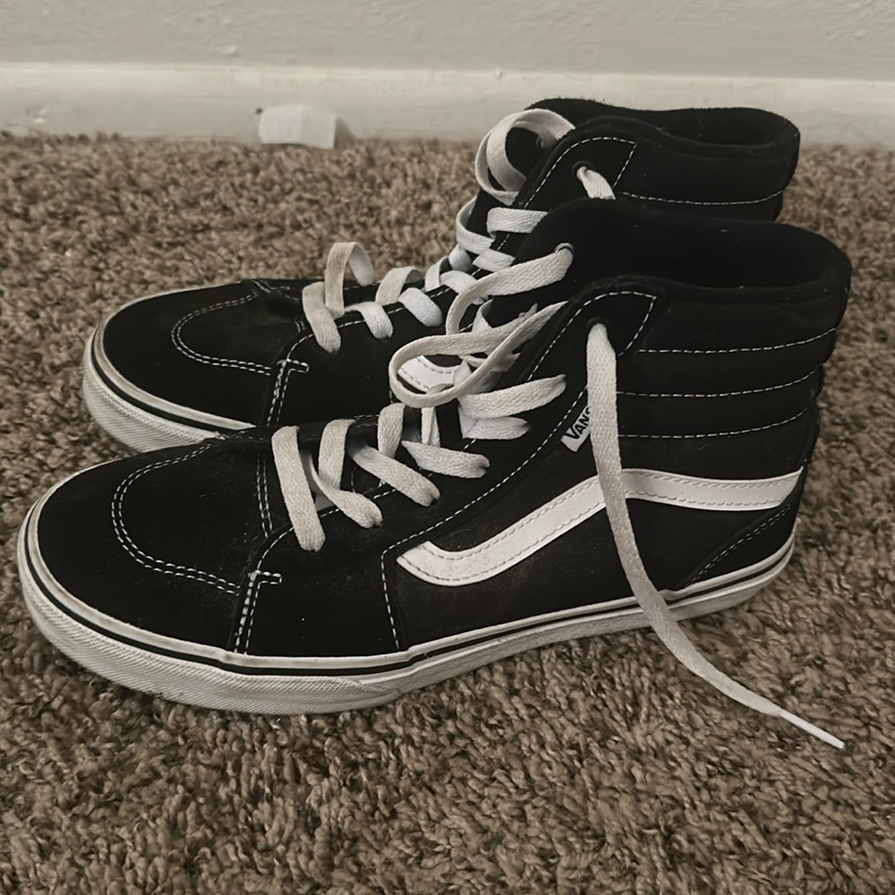 High Top Vans Womens 8/ Men’s 6.5 (Youth size 6)